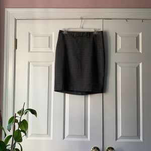 NWT LOFT size 4 grey pencil skirt